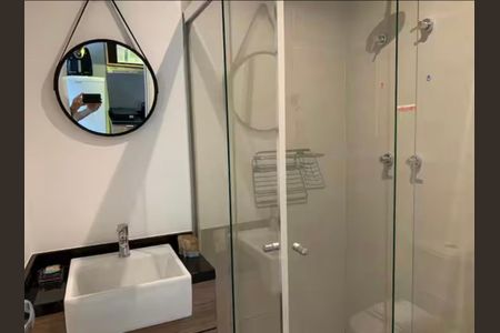 Banheiro de kitnet/studio para alugar com 1 quarto, 22m² em Paraíso, São Paulo