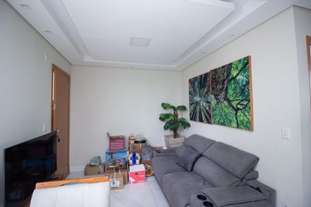 Sala de apartamento à venda com 2 quartos, 45m² em Chácara Cotia, Contagem