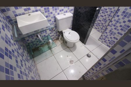 Casa para alugar com 55m², 2 quartos e 1 vaga Casa para alugar com 55m², 2 quartos e 1 vagaBanheiro da Suíte 1