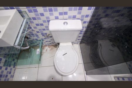 Casa para alugar com 55m², 2 quartos e 1 vaga Casa para alugar com 55m², 2 quartos e 1 vagaBanheiro da Suíte 1