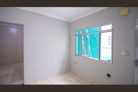 Sala de casa para alugar com 2 quartos, 55m² em Jardim Cinco de Julho, São Paulo