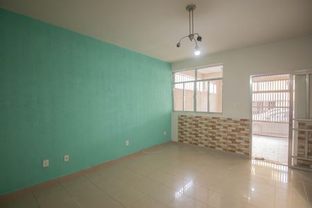 Sala de casa para alugar com 3 quartos, 100m² em Porto da Pedra, São Gonçalo