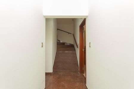 Casa para alugar com 191m², 4 quartos e 3 vagasCorredor 