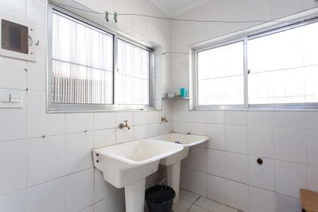 Casa para alugar com 191m², 4 quartos e 3 vagasÁrea de Serviço 