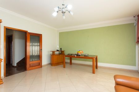 Casa para alugar com 191m², 4 quartos e 3 vagasSala 