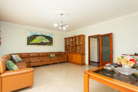 Casa para alugar com 191m², 4 quartos e 3 vagasSala 