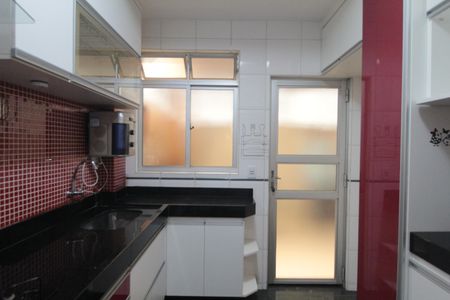 Apartamento para alugar com 94m², 2 quartos e 2 vagasCozinha