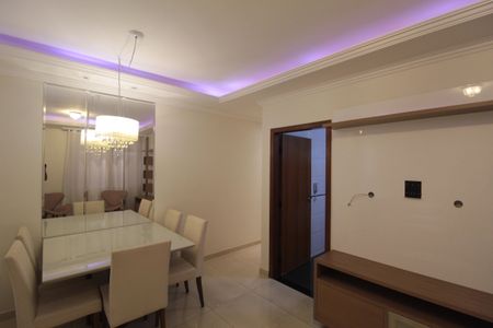 Apartamento para alugar com 94m², 2 quartos e 2 vagasSala