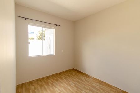 Quarto 1 de casa para alugar com 2 quartos, 42m² em Uberaba, Curitiba