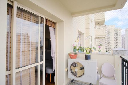 Apartamento à venda com 124m², 3 quartos e 4 vagasVaranda