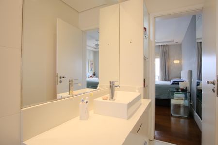 Apartamento à venda com 124m², 3 quartos e 4 vagasBanheiro da Suíte