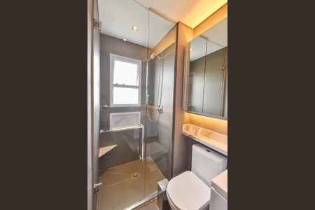 Apartamento à venda com 67m², 1 quarto e 2 vagasBanheiro da suíte