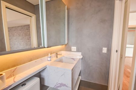 Apartamento à venda com 67m², 1 quarto e 2 vagasBanheiro da suíte