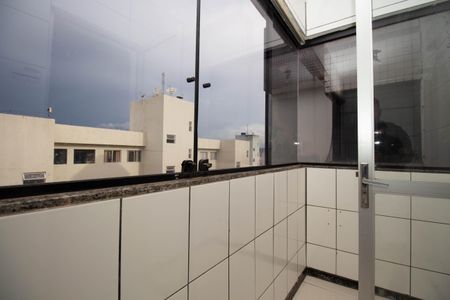 Apartamento para alugar com 60m², 2 quartos e 1 vagaÁrea de Serviço