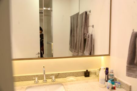 Apartamento à venda com 140m², 2 quartos e 2 vagasBanheiro Suite