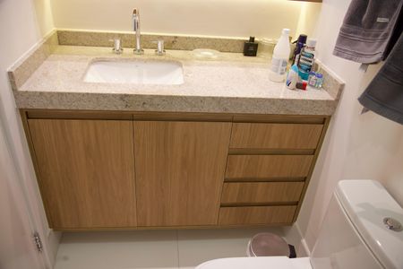 Apartamento à venda com 140m², 2 quartos e 2 vagasBanheiro Suite