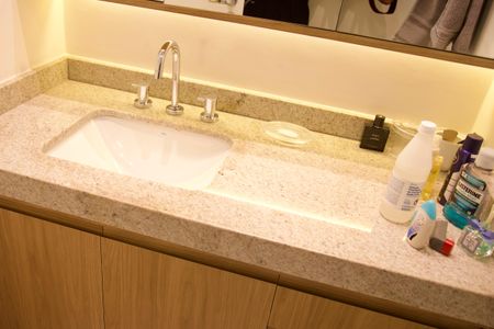 Apartamento à venda com 140m², 2 quartos e 2 vagasBanheiro Suite