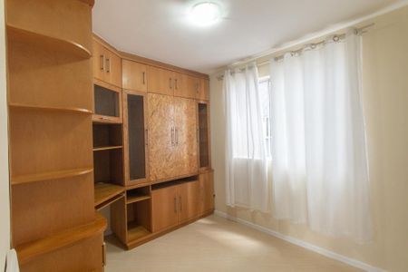 Quarto 2 de apartamento para alugar com 2 quartos, 54m² em Água Verde, Curitiba