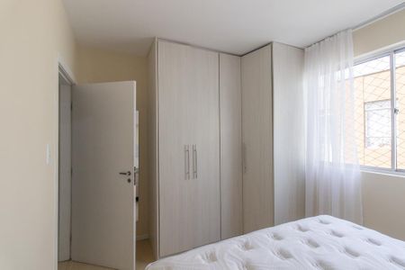 Quarto 1 de apartamento para alugar com 2 quartos, 54m² em Água Verde, Curitiba