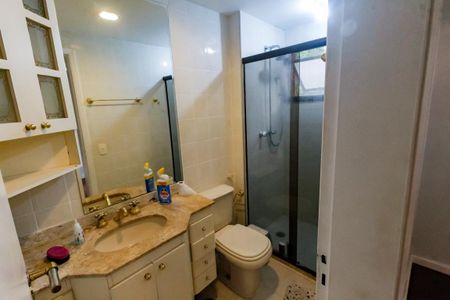 Apartamento para alugar com 100m², 3 quartos e 2 vagasBanheiro da Suíte