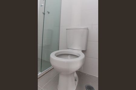 Banheiro de kitnet/studio para alugar com 1 quarto, 27m² em Tucuruvi, São Paulo