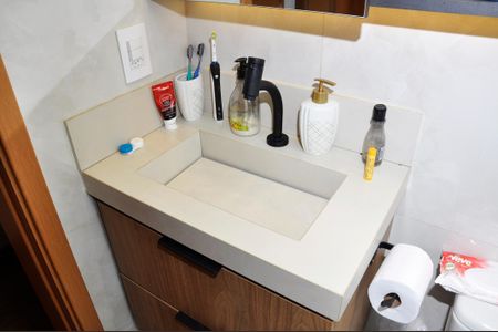 Apartamento à venda com 46m², 2 quartos e 1 vagaDetalhe - Banheiro Social