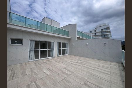 Apartamento para alugar com 324m², 3 quartos e 4 vagas Apartamento para alugar com 324m², 3 quartos e 4 vagasVaranda / Terraço