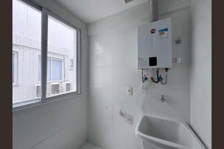 Apartamento para alugar com 324m², 3 quartos e 4 vagas Apartamento para alugar com 324m², 3 quartos e 4 vagasCozinha e Área de Serviço