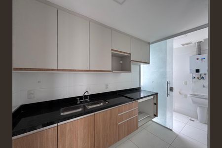 Apartamento para alugar com 324m², 3 quartos e 4 vagas Apartamento para alugar com 324m², 3 quartos e 4 vagasCozinha e Área de Serviço