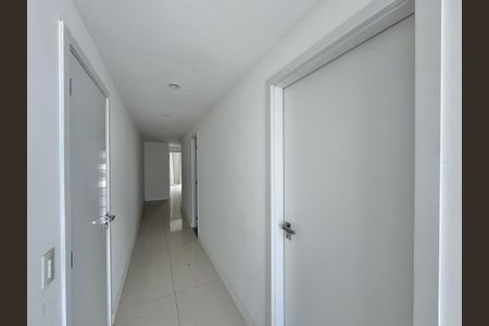 Apartamento para alugar com 324m², 3 quartos e 4 vagas Apartamento para alugar com 324m², 3 quartos e 4 vagasCorredor