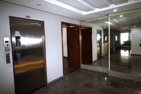 Apartamento à venda com 70m², 2 quartos e 1 vagaÁrea comum - Elevadores