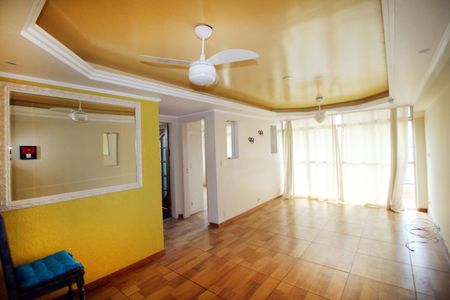 Sala de apartamento à venda com 2 quartos, 70m² em Olaria, Rio de Janeiro