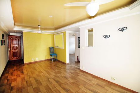 Sala de apartamento à venda com 2 quartos, 70m² em Olaria, Rio de Janeiro