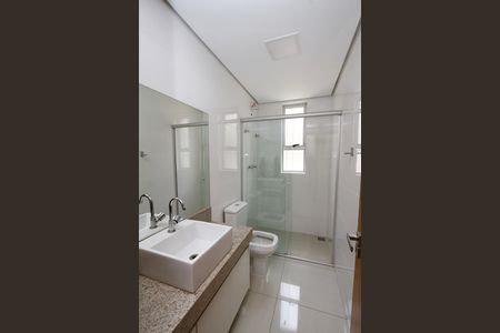 Apartamento à venda com 133m², 4 quartos e 3 vagasBanheiro do Quarto 4
