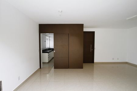 Apartamento à venda com 133m², 4 quartos e 3 vagasSala