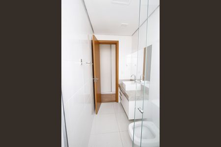 Apartamento à venda com 133m², 4 quartos e 3 vagasBanheiro do Quarto 4