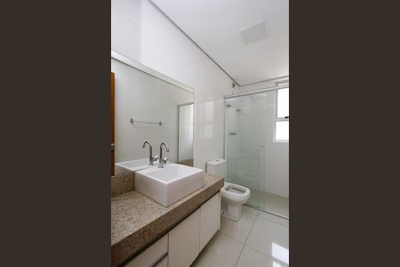 Apartamento à venda com 133m², 4 quartos e 3 vagasBanheiro do Quarto 4