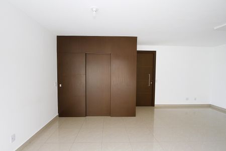 Apartamento à venda com 133m², 4 quartos e 3 vagasSala