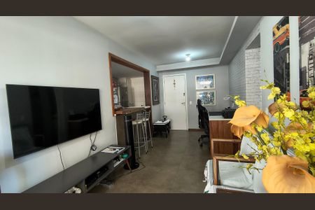Apartamento à venda com 70m², 2 quartos e 1 vaga Apartamento à venda com 70m², 2 quartos e 1 vagaSala