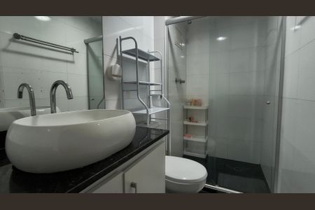 Apartamento à venda com 70m², 2 quartos e 1 vaga Apartamento à venda com 70m², 2 quartos e 1 vagaBanheiro da Suíte