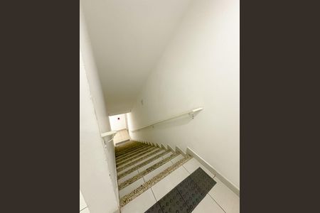 Apartamento para alugar com 79m², 2 quartos e 1 vagaEscada