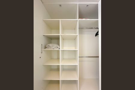 Apartamento para alugar com 79m², 2 quartos e 1 vagaCloset da suíte