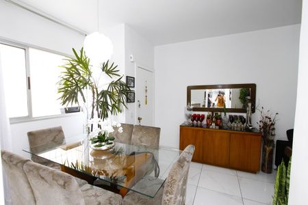 Apartamento à venda com 64m², 3 quartos e 1 vagaSala
