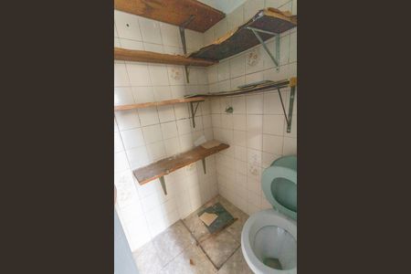 Casa para alugar com 130m², 2 quartos e 2 vagas Casa para alugar com 130m², 2 quartos e 2 vagasBanheiro de serviço