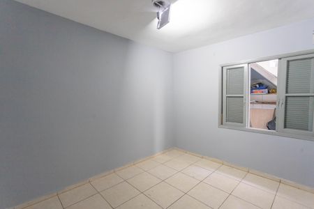 Casa para alugar com 130m², 2 quartos e 2 vagas Casa para alugar com 130m², 2 quartos e 2 vagasQuarto 2