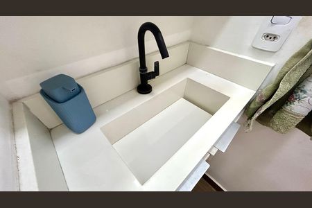 Banheiro de apartamento à venda com 2 quartos, 34m² em Vila Sao Joao, Guarulhos
