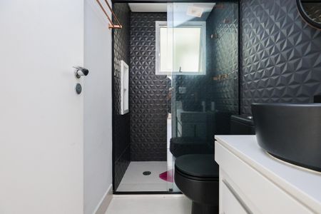 Apartamento à venda com 70m², 2 quartos e 1 vaga Apartamento à venda com 70m², 2 quartos e 1 vagaBanheiro