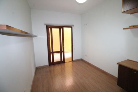 Casa de condomínio para alugar com 170m², 4 quartos e 2 vagasQuarto 2