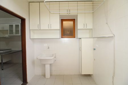 Casa de condomínio para alugar com 170m², 4 quartos e 2 vagasÁrea de Serviço