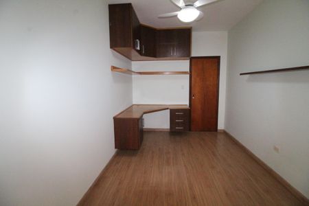 Casa de condomínio para alugar com 170m², 4 quartos e 2 vagasQuarto 2